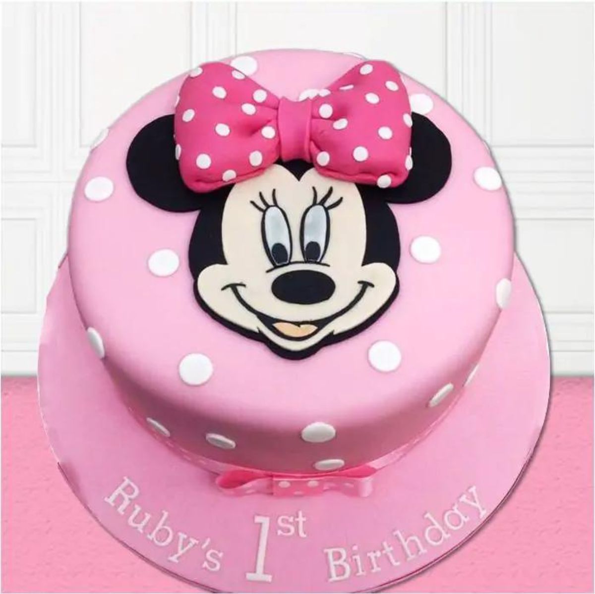 Minnie Mouse Fondant Cake - Dough and Cream