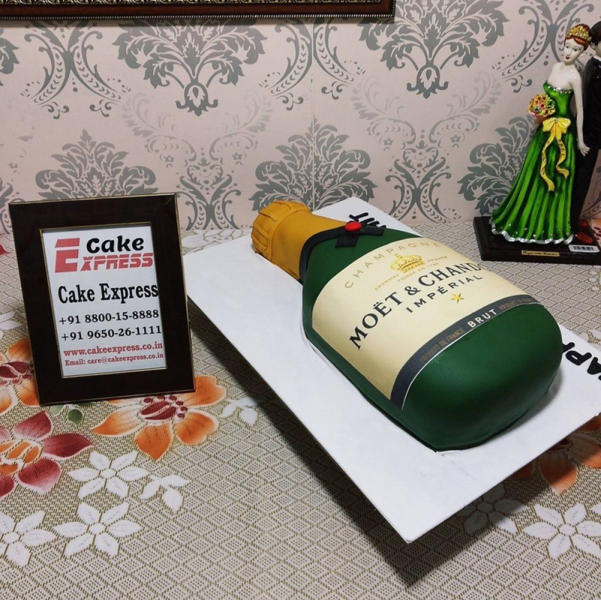 Champagne glass Fondant Cake