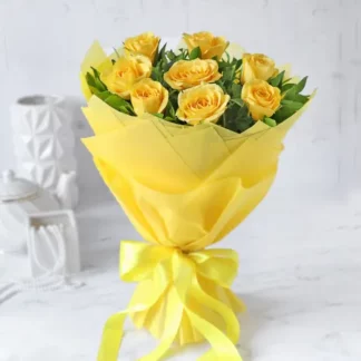 Bouquet of 8 Yellow Roses