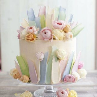 Cream Roses Floral Cake
