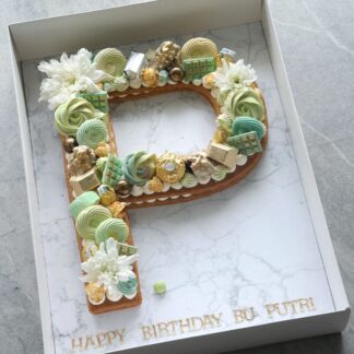 Green Floral Letter P Cake