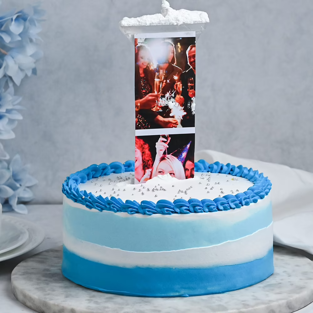 White & Blue Photo Pulling Cake